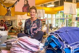 Jolijn Creutzberg in het atelier van Vanhulley